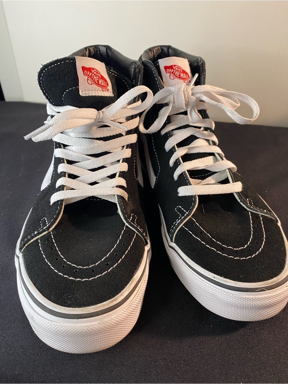 Vans Sk8-Hi "Black/White" Classic Skateboard Unisex Sneaker. Like New! Men’s 9.